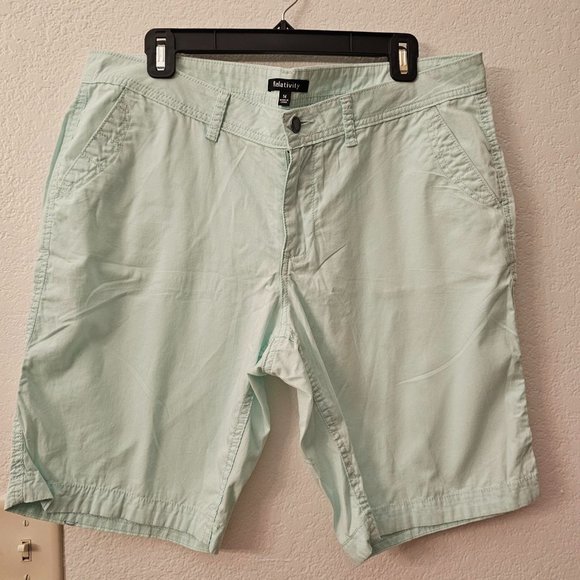 RELATIVITY Shorts Women's Size 14 - Mint Green - New Condition - Picture 1 of 7